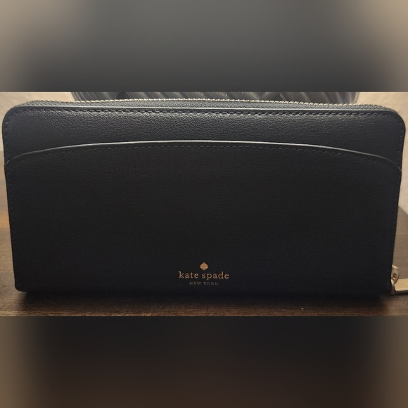 Brand NEW Kate Spade Adel Large Continental Black Wallet. Retails $229. - Picture 3 of 5